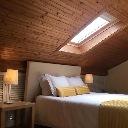 Populo Attic